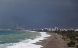 Antalya’da fırtına! Kriz masası oluşturuldu