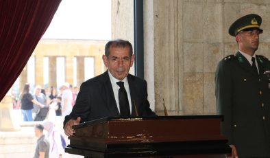 Galatasaray Başkanı Dursun Özbek’ten Anıtkabir’e ziyaret